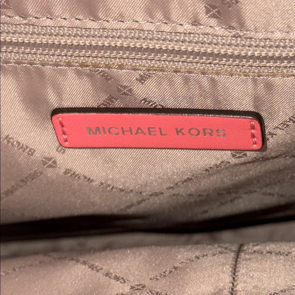 MICHAEL KORS Kenly Large Signature Logo Tape Tote Bag : Grapefruit and white